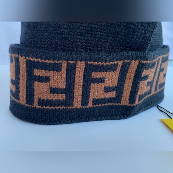NWT Fendi Black & Brown Beanie - Picture 6 of 6